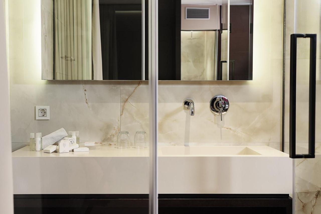 Maccani Black Luxury Suites Белград Екстериор снимка