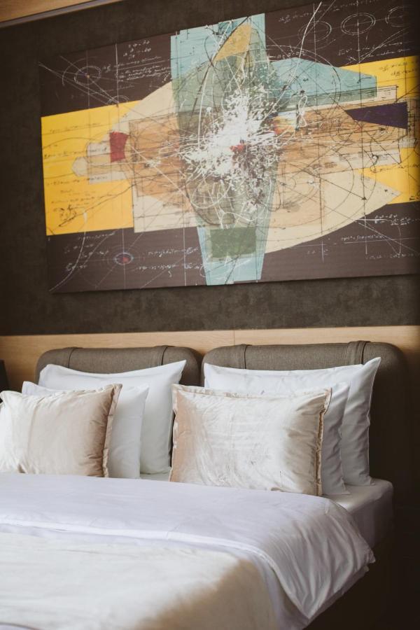 Maccani Black Luxury Suites Белград Екстериор снимка
