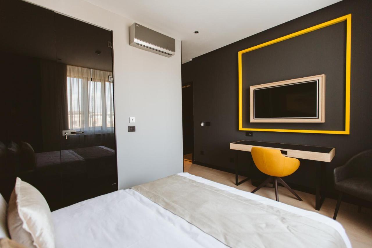 Maccani Black Luxury Suites Белград Екстериор снимка