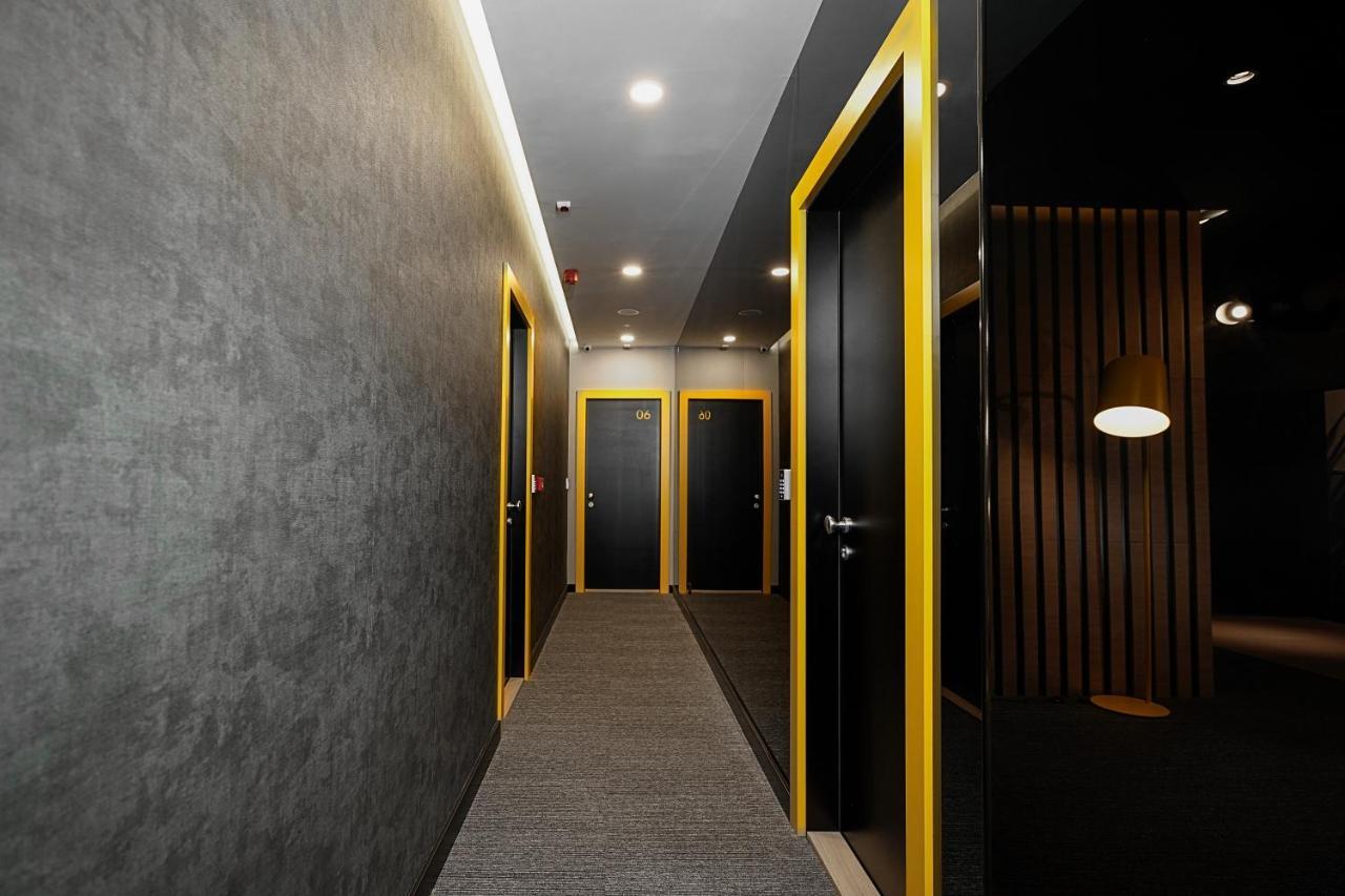 Maccani Black Luxury Suites Белград Екстериор снимка