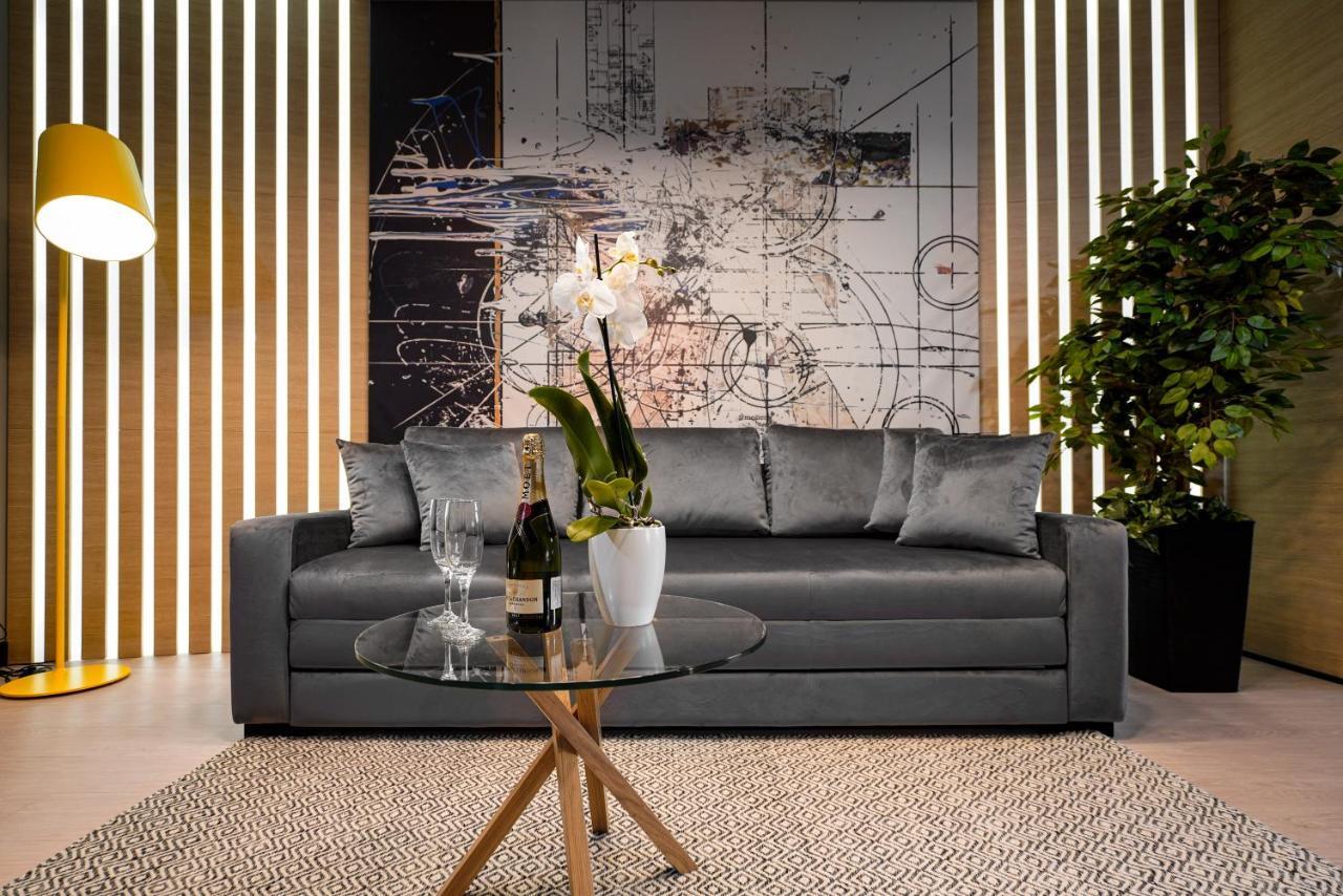 Maccani Black Luxury Suites Белград Екстериор снимка